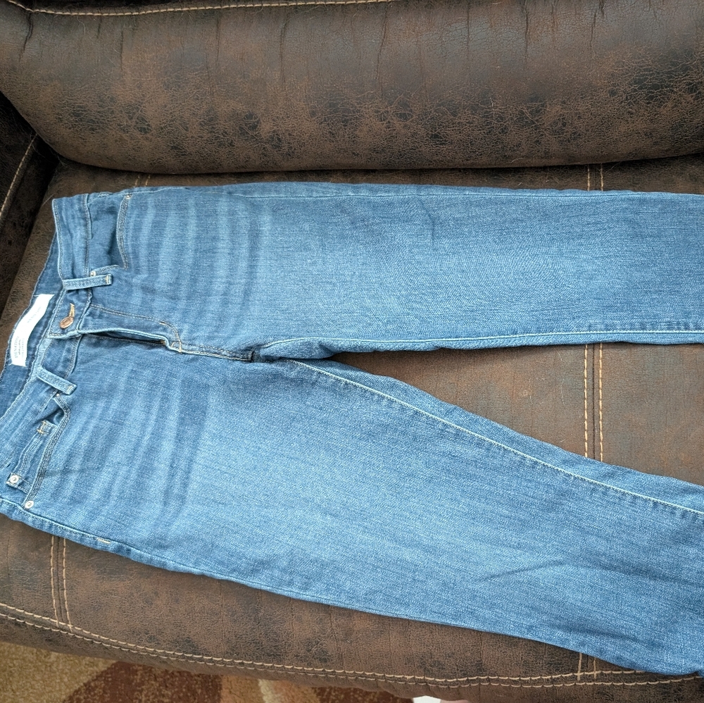 Ladies capris new without tags